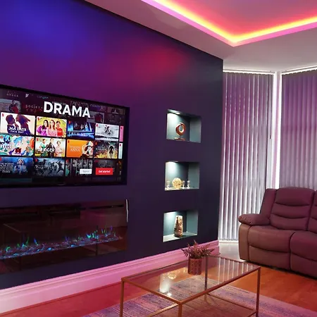 شقة 2 Bed Flat - Sleeps 4 - Jacuzzi Bath - Parking برادفورد