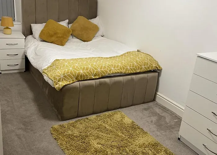 2 Bed Flat - Sleeps 4 - Jacuzzi Bath - Parking Appartement